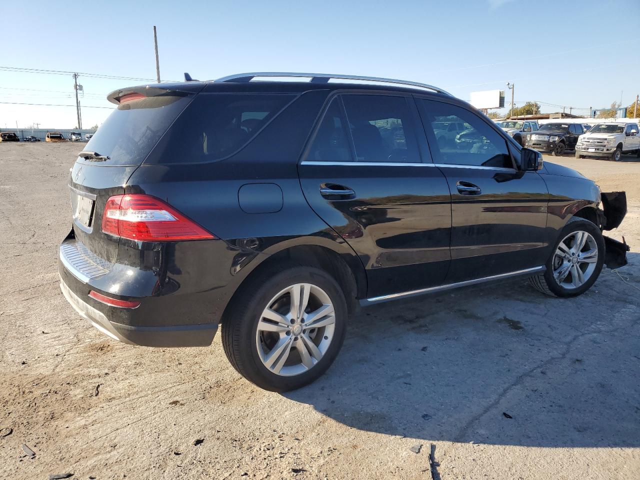 Image 3 of 2015 MERCEDES-BENZ ML 350 2015 with VIN 4JGDA5JB4FA612938