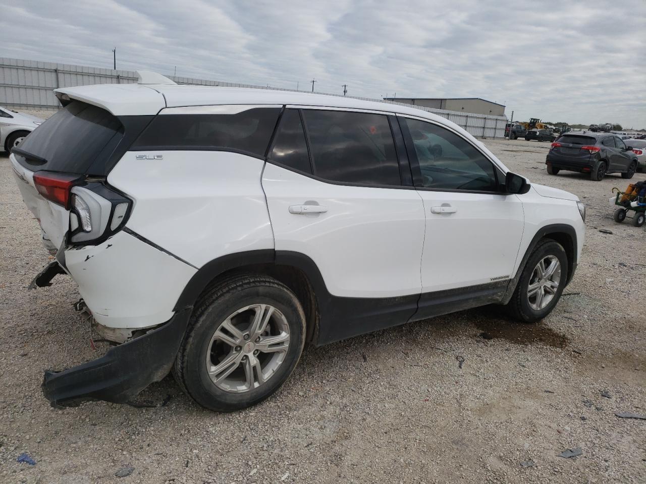Obraz 3 z 2020 GMC TERRAIN SLE 2020 z VIN 3GKALMEV0LL305873