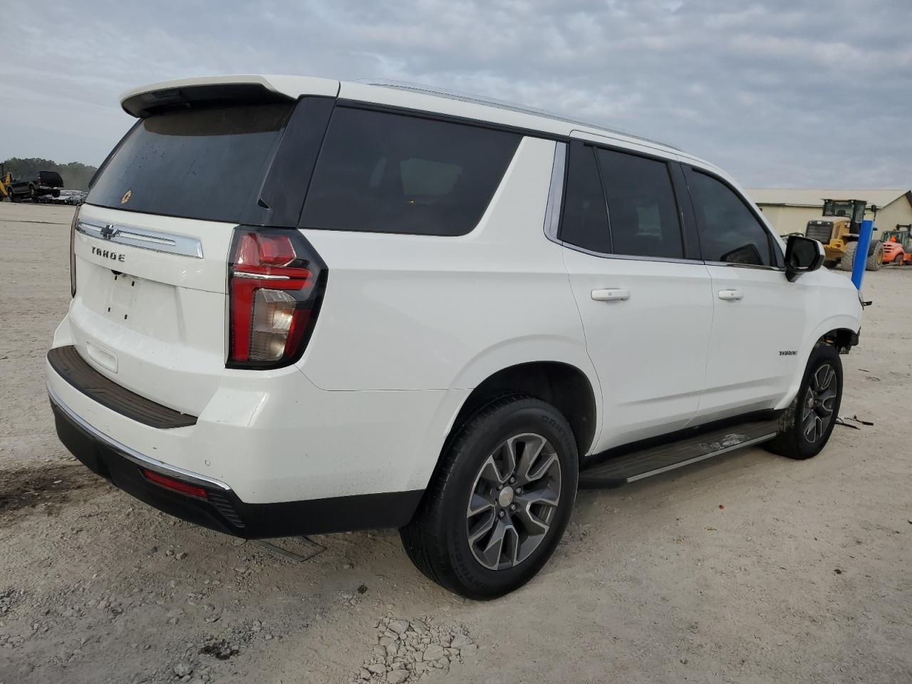 Image 3 of Chevrolet Tahoe C1500 Ls 2021 with VIN 1GNSCMKD2MR396593