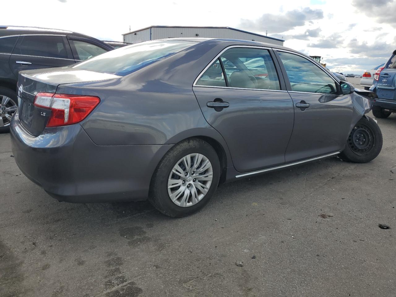 Obraz 3 z 2014 TOYOTA CAMRY L 2014 z VIN 4T1BF1FKXEU405008