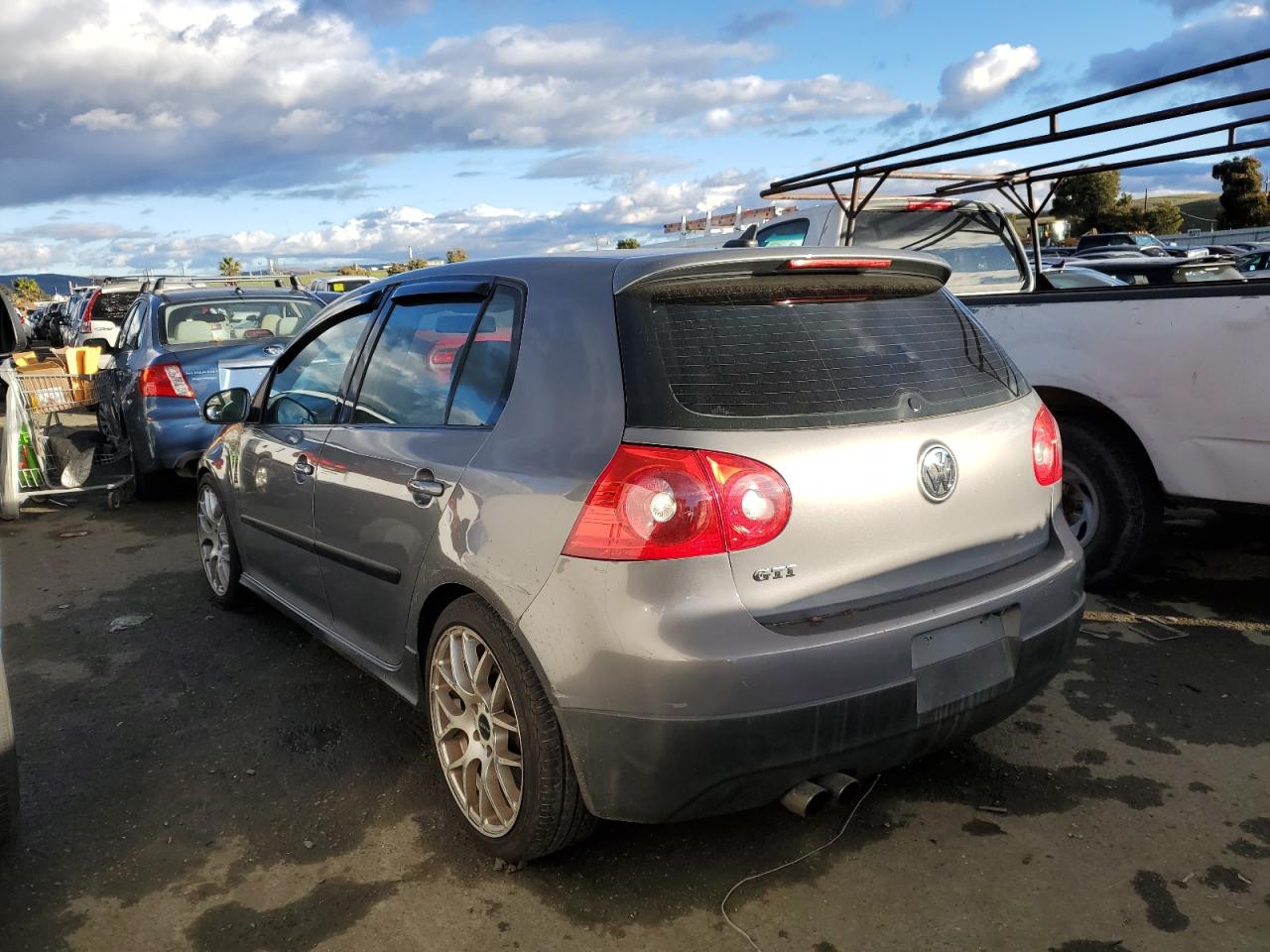 Изображение 2 2009 VOLKSWAGEN GTI  2009 с VIN WVWHV71K19W057928