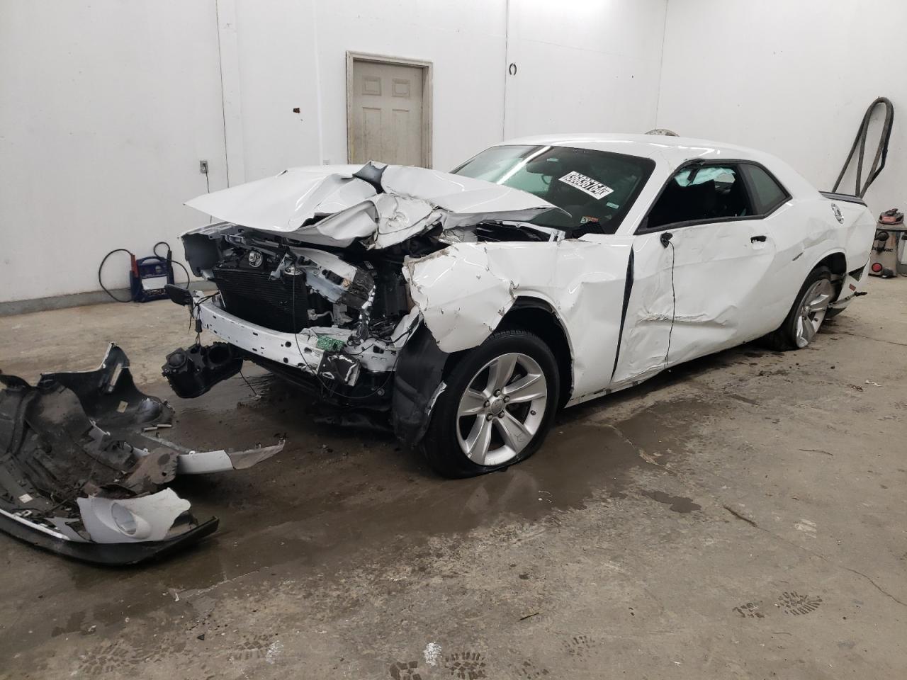 Obraz 1 z 2023 DODGE CHALLENGER SXT 2023 z VIN 2C3CDZAG3PH545931