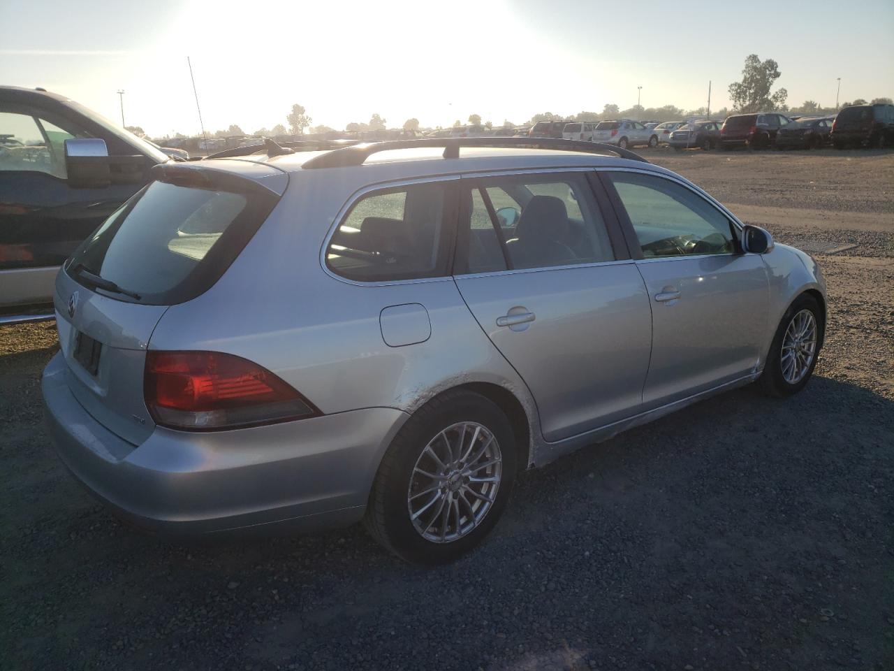 Image 3 of 2010 VOLKSWAGEN JETTA TDI 2010 with VIN 3VWPL7AJ6AM606467