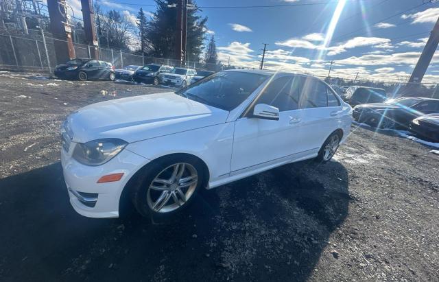 Image 2 of 2013 MERCEDES-BENZ C 300 4MATIC 2013 with VIN WDDGF8AB8DR261721