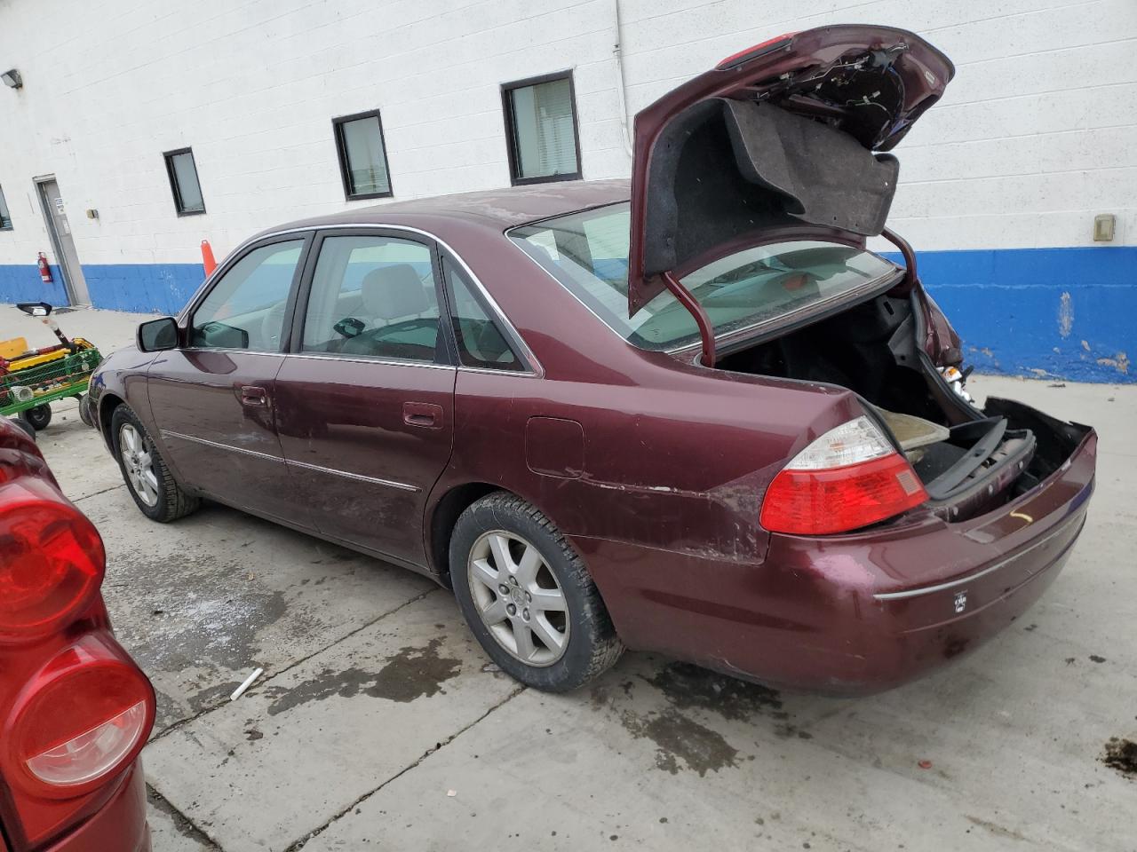 Image 2 of 2003 TOYOTA AVALON XL 2003 with VIN 4T1BF28B73U335015
