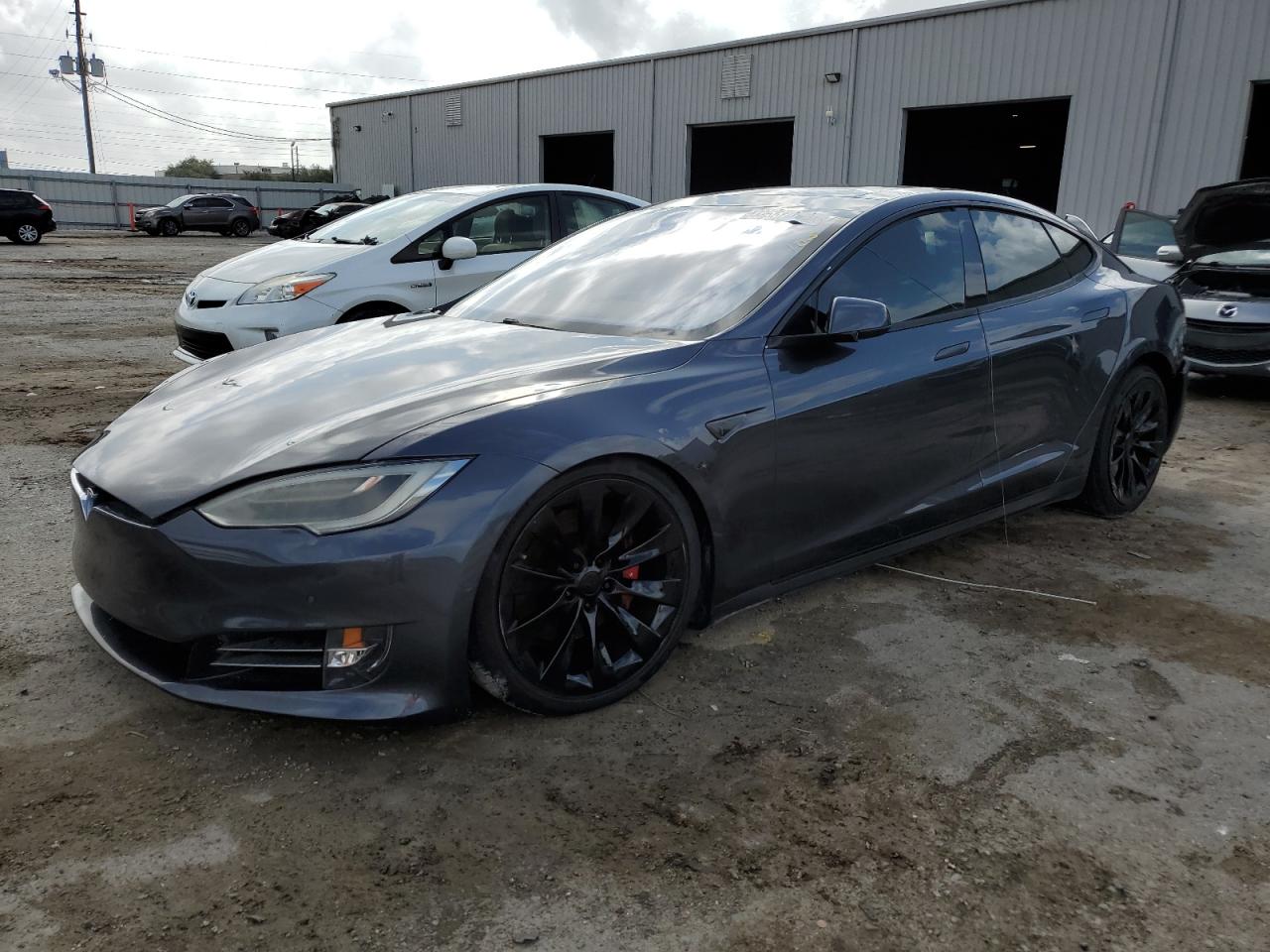 Изображение Tesla Model S 2016