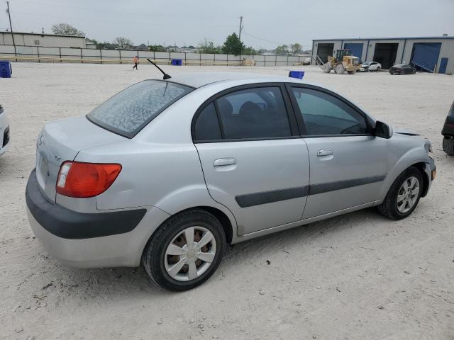Obraz 3 z 2006 KIA RIO  2006 z VIN KNADE123666088359