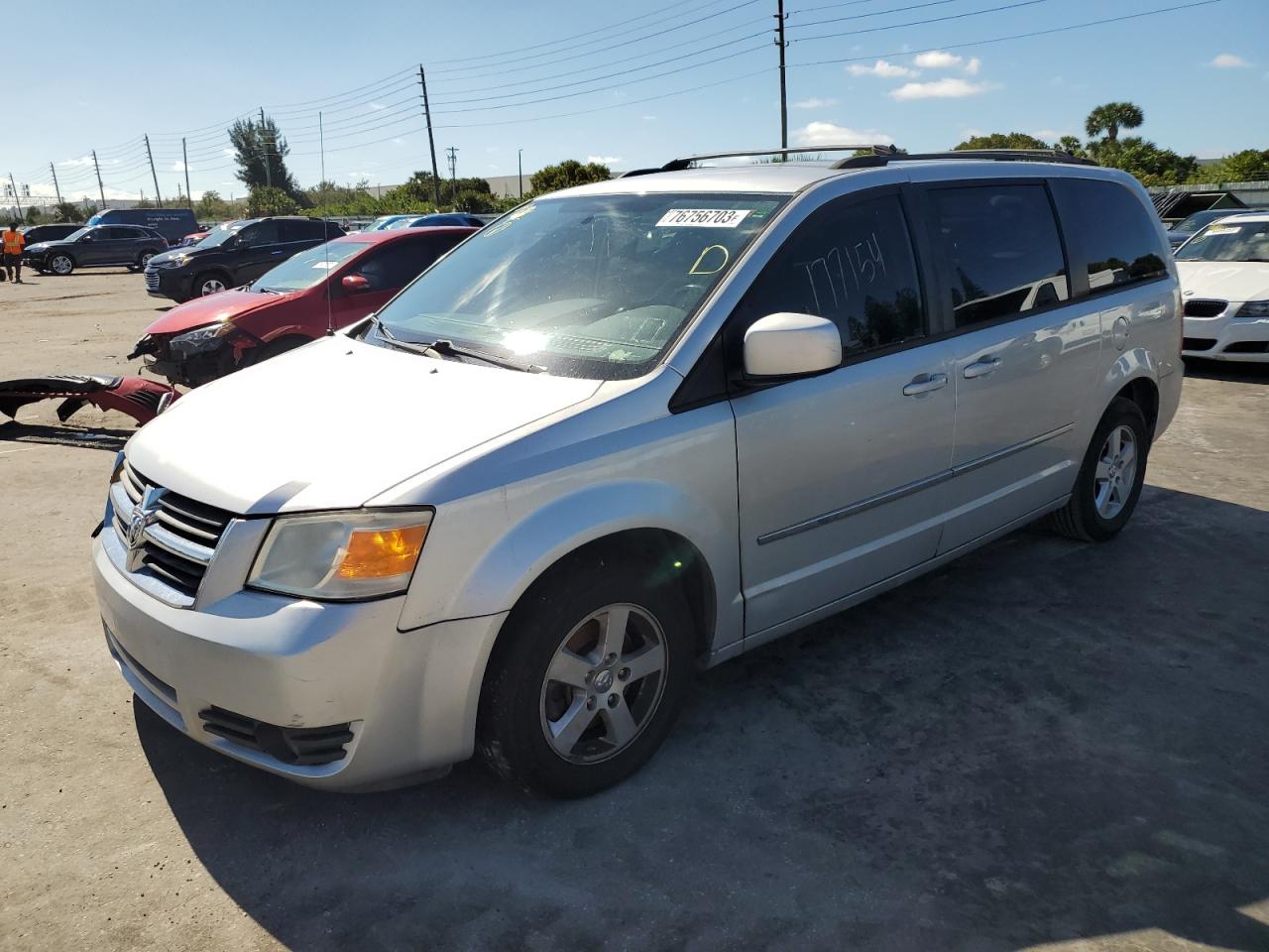 Obraz 1 z 2010 DODGE GRAND CARAVAN SXT 2010 z VIN 2D4RN5D17AR482873