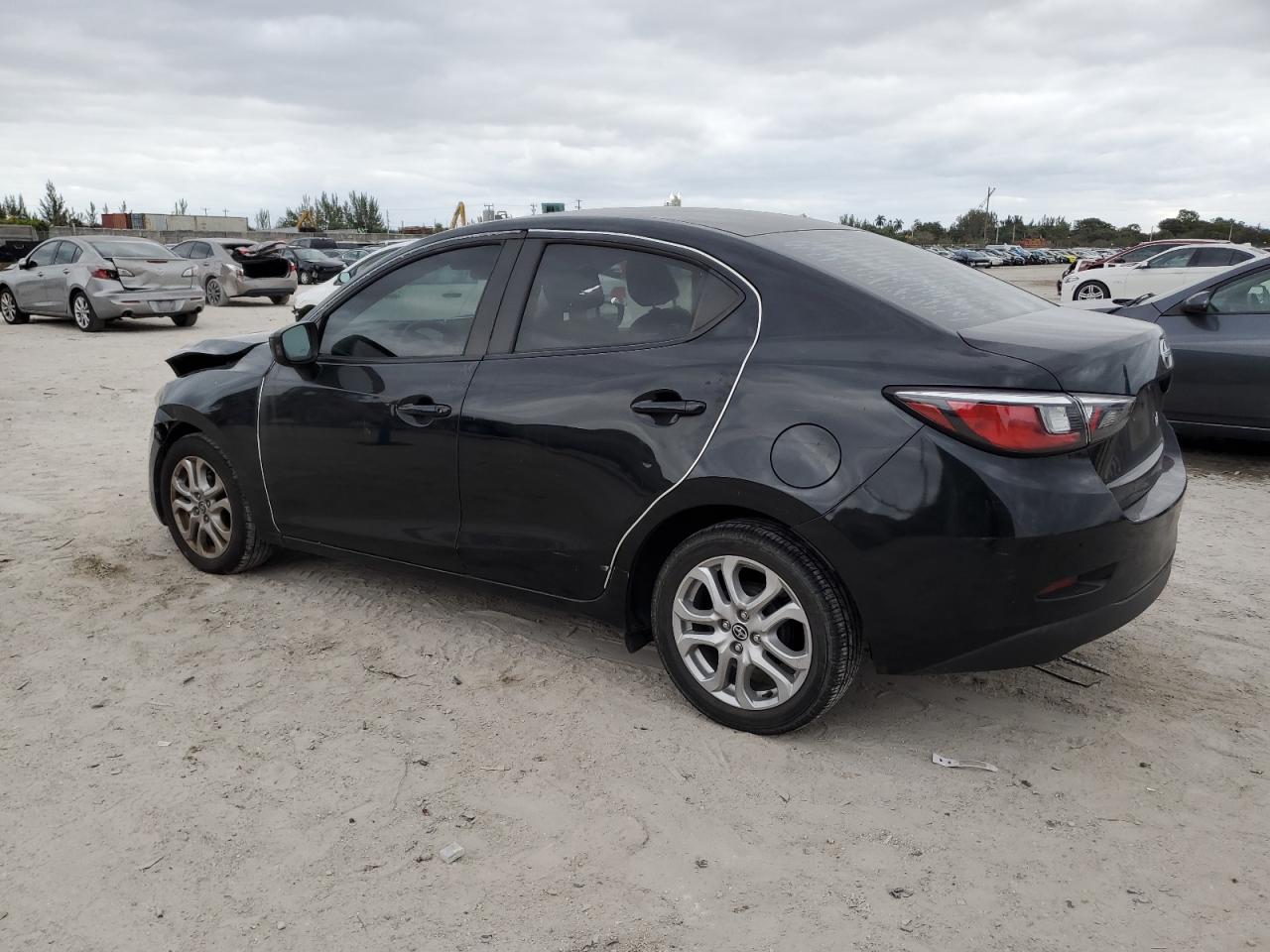 Изображение 2 2016 TOYOTA SCION IA  2016 с VIN 3MYDLBZV6GY139909
