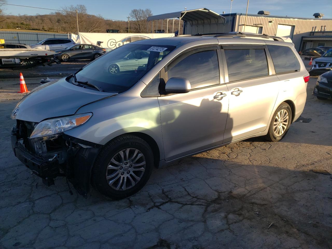 Изображение 2016 TOYOTA SIENNA XLE 2016