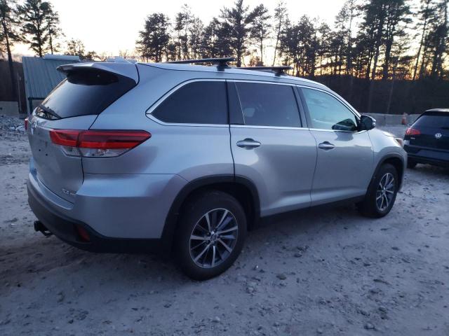 Obraz 3 z 2019 TOYOTA HIGHLANDER SE 2019 z VIN 5TDJZRFH4KS574449