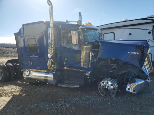 Image 2 of 2015 KENWORTH W90 2015 with VIN 1NKWGGGG20R471627