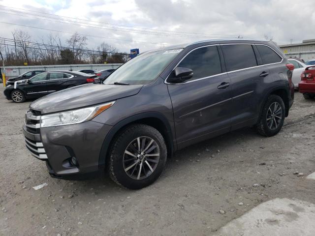 2017 TOYOTA HIGHLANDER SE 2017 image