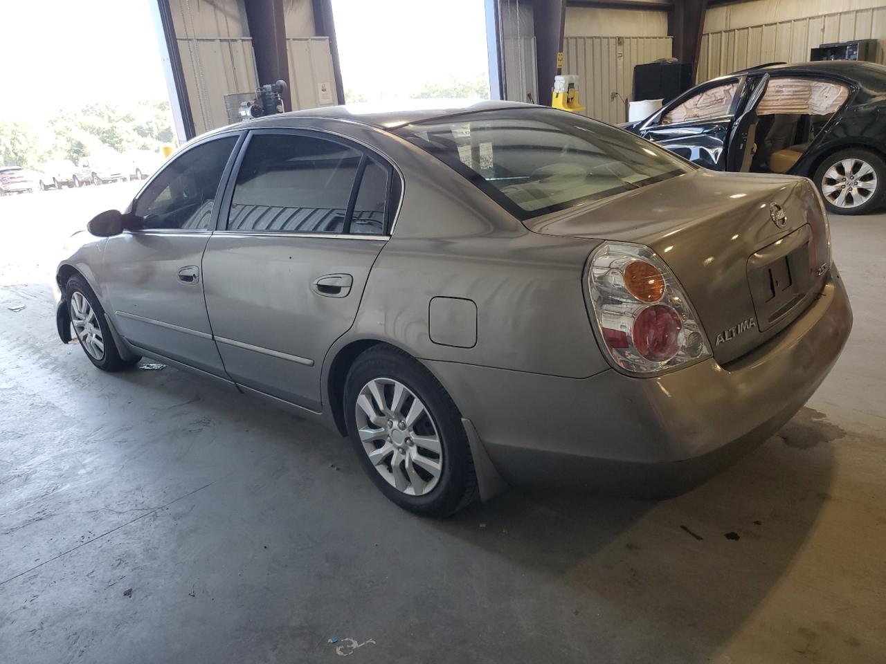 Image 2 of 2002 NISSAN ALTIMA BASE 2002 with VIN 1N4AL11D52C209678