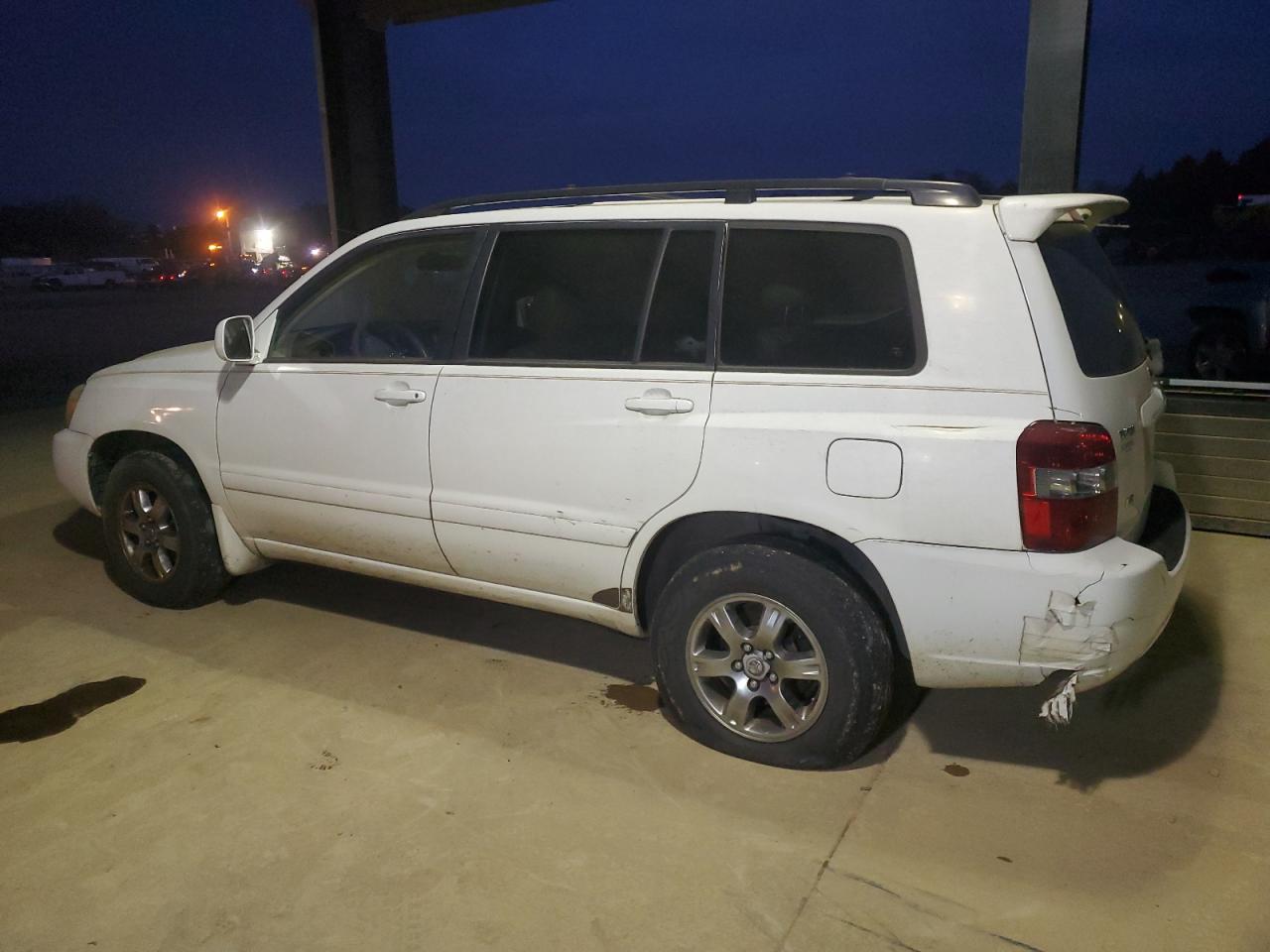 Image 2 of 2005 TOYOTA HIGHLANDER LIMITED 2005 with VIN JTEGP21AX50074509