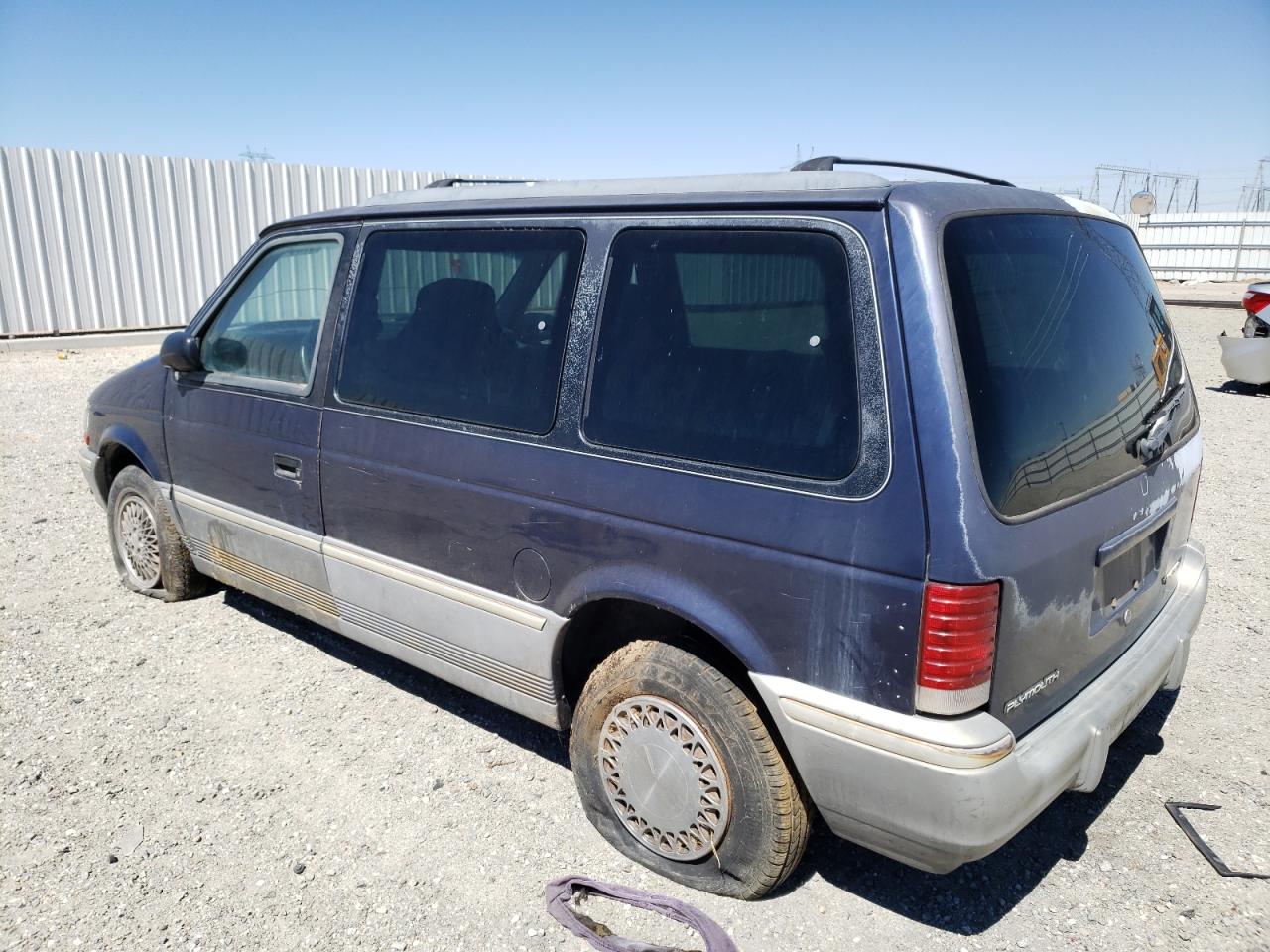 Image 2 of 1993 PLYMOUTH VOYAGER LE 1993 with VIN 2P4GH55R3PR164348
