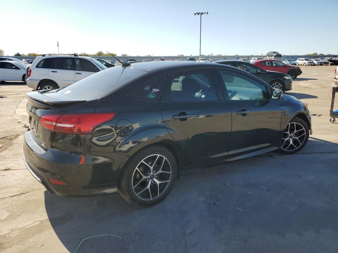 Obraz 3 z 2015 FORD FOCUS SE 2015 z VIN 1FADP3F22FL215402