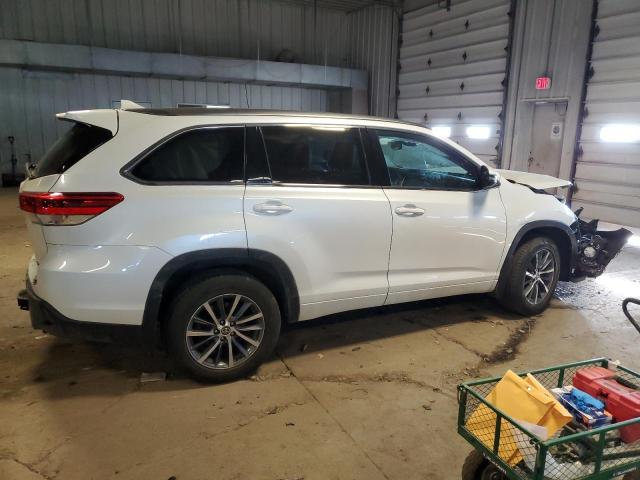 Image 3 of 2018 TOYOTA HIGHLANDER SE 2018 with VIN 5TDJZRFH0JS551040