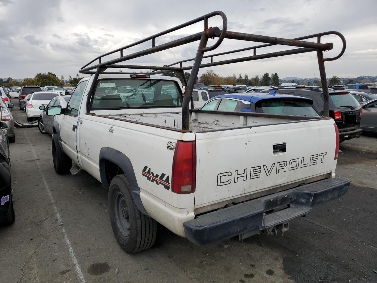 Image 2 of 1999 CHEVROLET GMT-400 K2500 1999 with VIN 1GCGK24J7XF049002