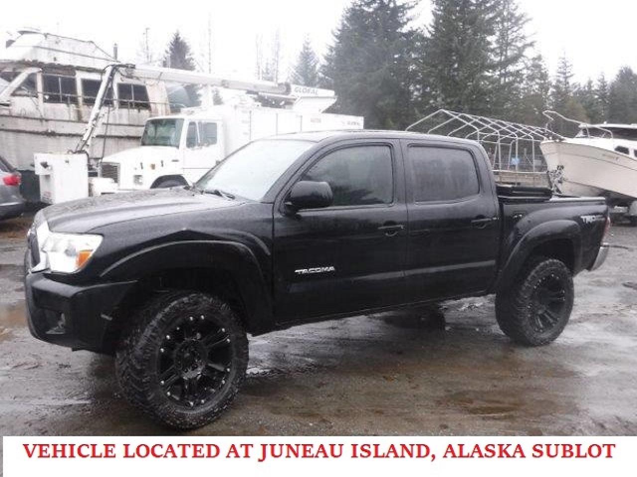 Image 1 of 2013 TOYOTA TACOMA DOUBLE CAB 2013 with VIN 3TMLU4EN4DM114230