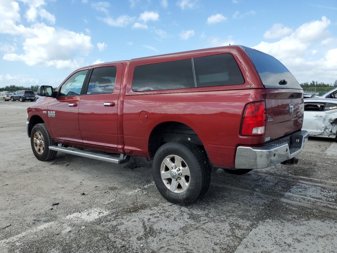 Obraz 2 z 2015 RAM 2500 SLT 2015 z VIN 3C6TR5DT8FG507776