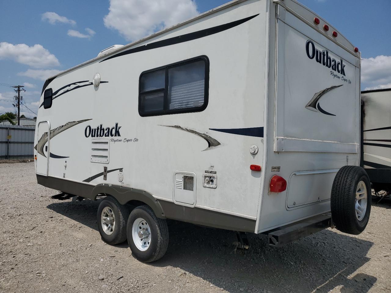 Image 3 of 2010 KEYSTONE OUTBACK 2010 with VIN 4YDT21029AB453244