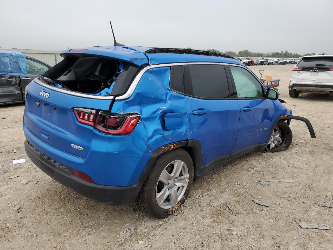 Obraz 3 z 2022 JEEP COMPASS LATITUDE 2022 z VIN 3C4NJCBB4NT235224