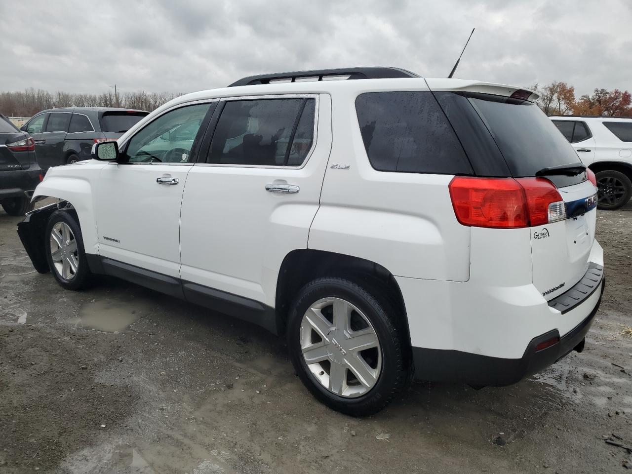 Image 2 of 2011 GMC TERRAIN SLE 2011 with VIN 2CTALSEC2B6289729