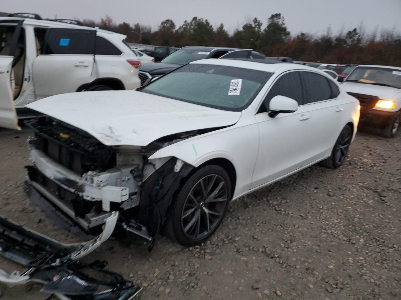 Изображение 1 2018 VOLVO S90 T5 MOMENTUM 2018 с VIN LVY982AKXJP038624