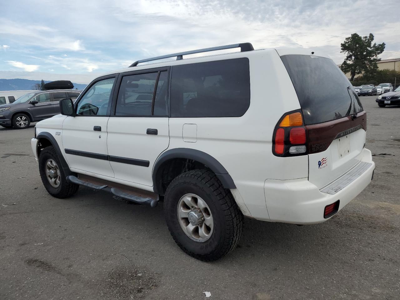 Image 2 of 2002 MITSUBISHI MONTERO SPORT ES 2002 with VIN JA4MT21H42J048049