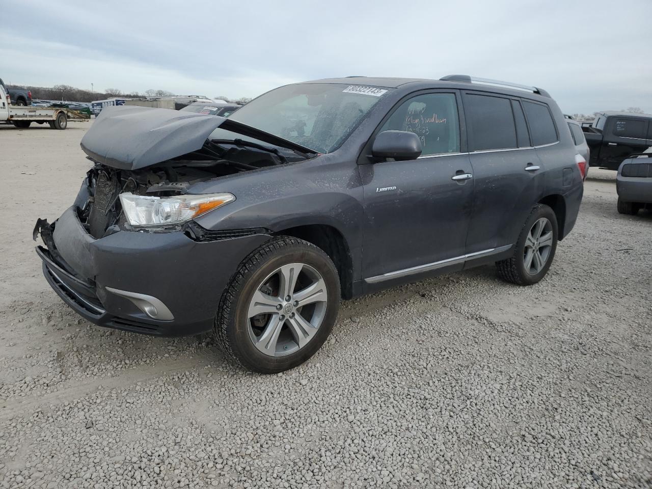 Изображение 2013 TOYOTA HIGHLANDER LIMITED 2013