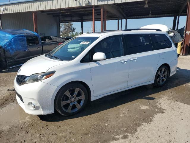 Image 1 of 2016 TOYOTA SIENNA SE 2016 with VIN 5TDXK3DC4GS719578