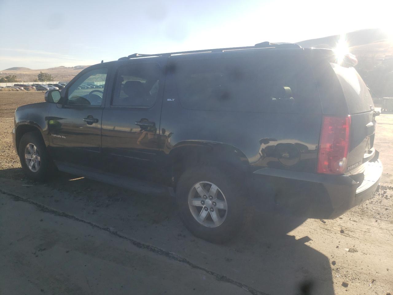Image 2 of 2013 GMC YUKON XL K1500 SLT 2013 with VIN 1GKS2KE72DR211694
