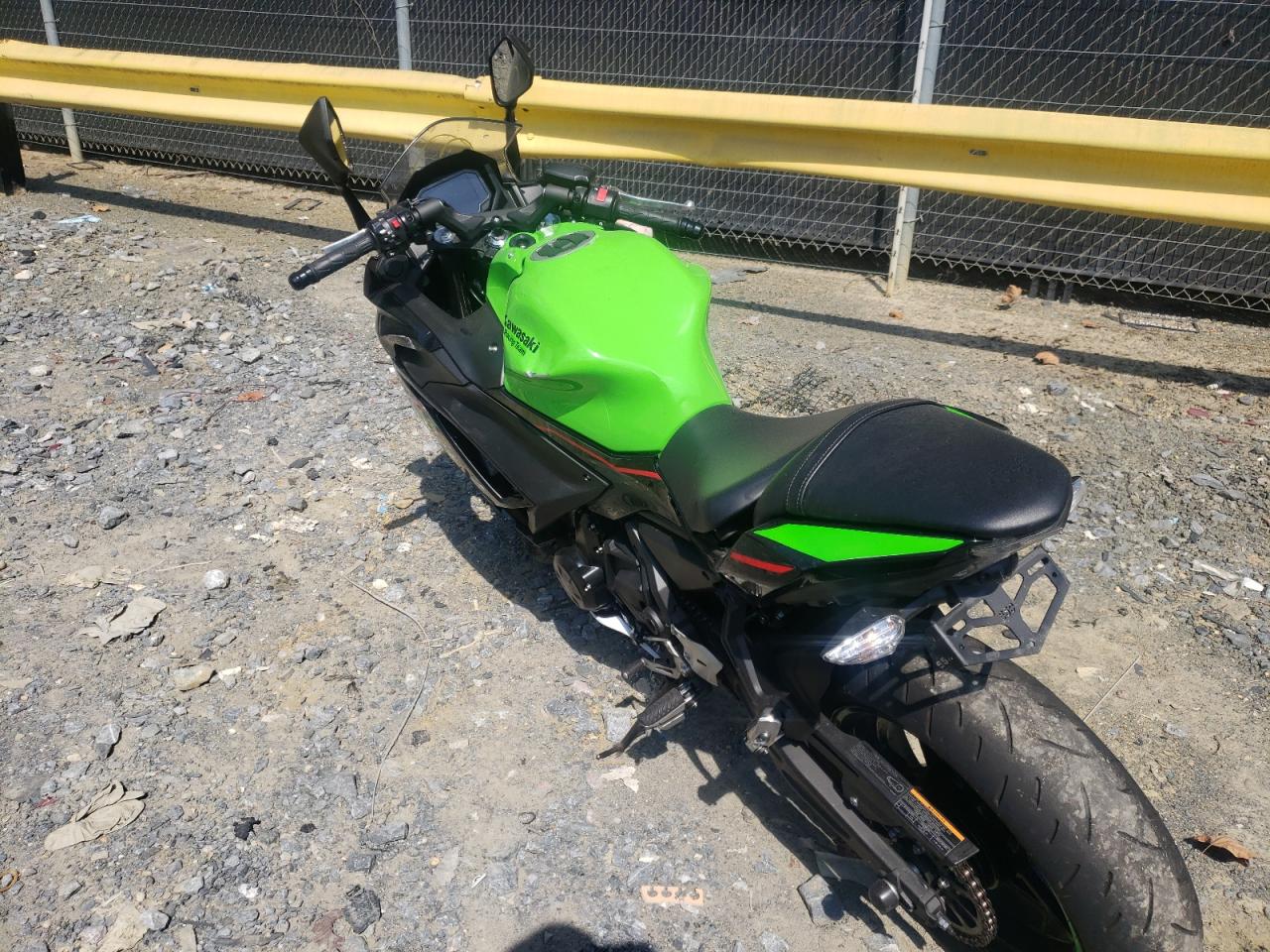 Image 3 of Kawasaki Ex650 N 2022 with VIN ML5EXEN11NDA76209