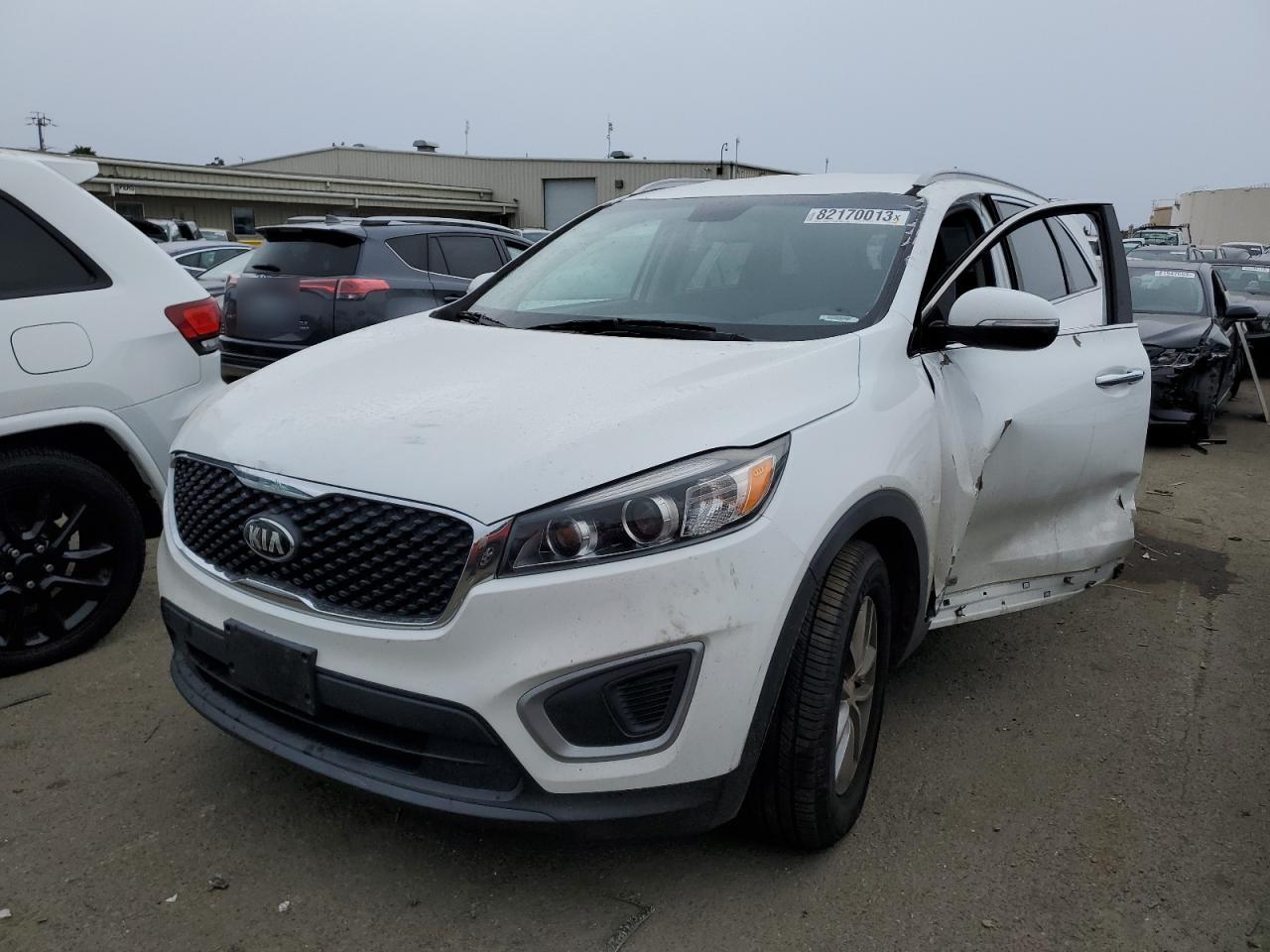 Image 1 of 2016 KIA SORENTO LX 2016 with VIN 5XYPGDA57GG135248
