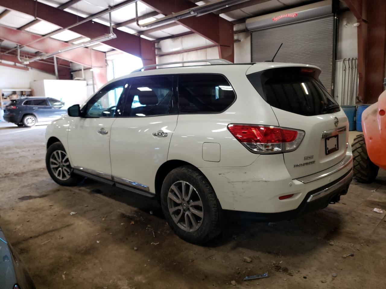 Image 2 of 2015 NISSAN PATHFINDER S 2015 with VIN 5N1AR2MM1FC636769