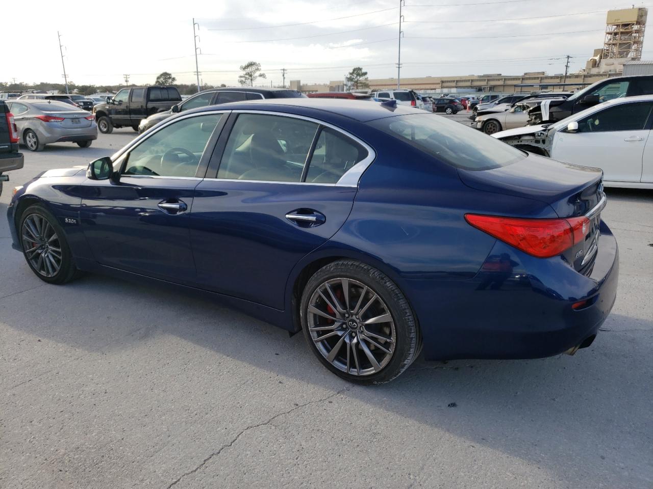 Изображение 2 2017 INFINITI Q50 RED SPORT 400 2017 с VIN JN1FV7AR1HM871157