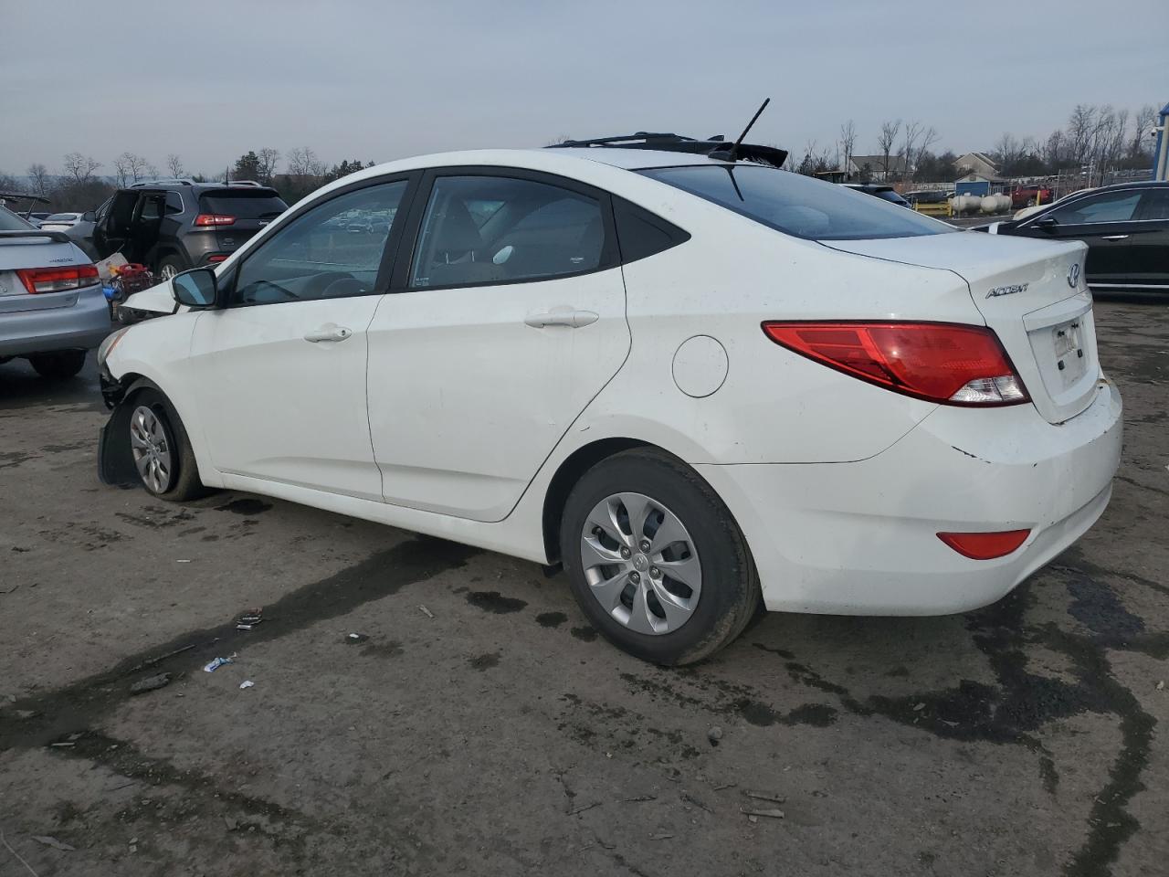 Image 2 of 2016 HYUNDAI ACCENT SE 2016 with VIN KMHCT4AE0GU943896