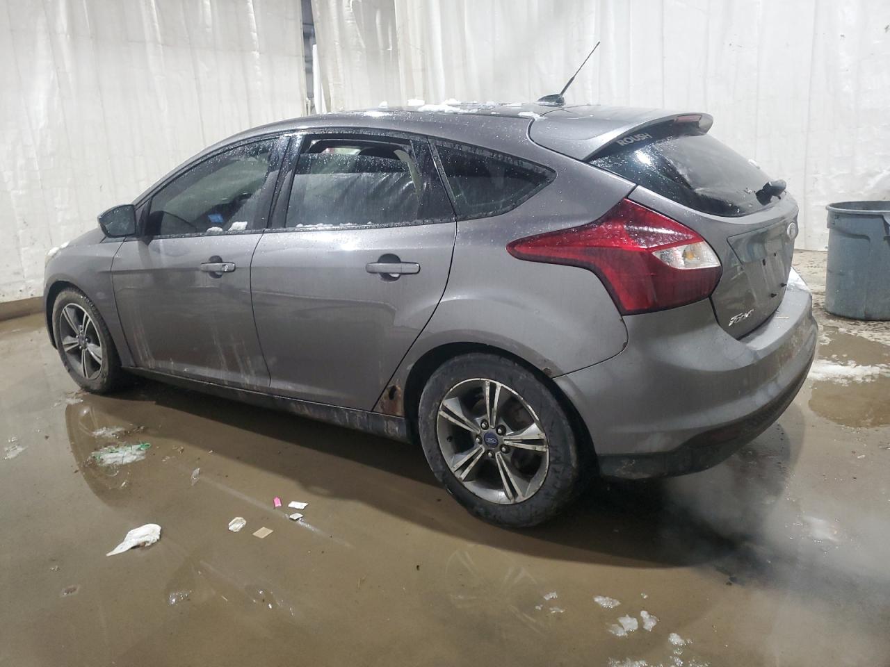 Image 2 of 2014 FORD FOCUS SE 2014 with VIN 1FADP3K2XEL463708