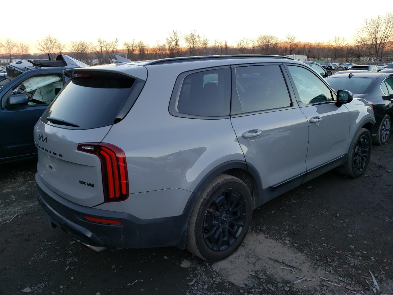Image 3 of 2022 KIA TELLURIDE EX 2022 with VIN 5XYP3DHCXNG234949