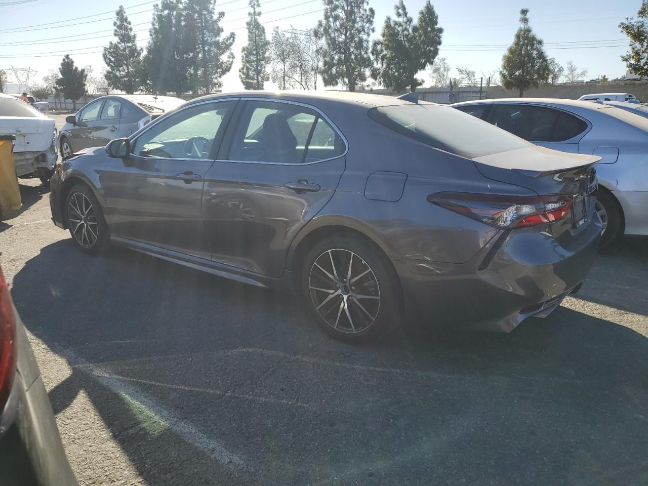 Изображение 2 2021 TOYOTA CAMRY SE 2021 с VIN 4T1G11AK6MU493551
