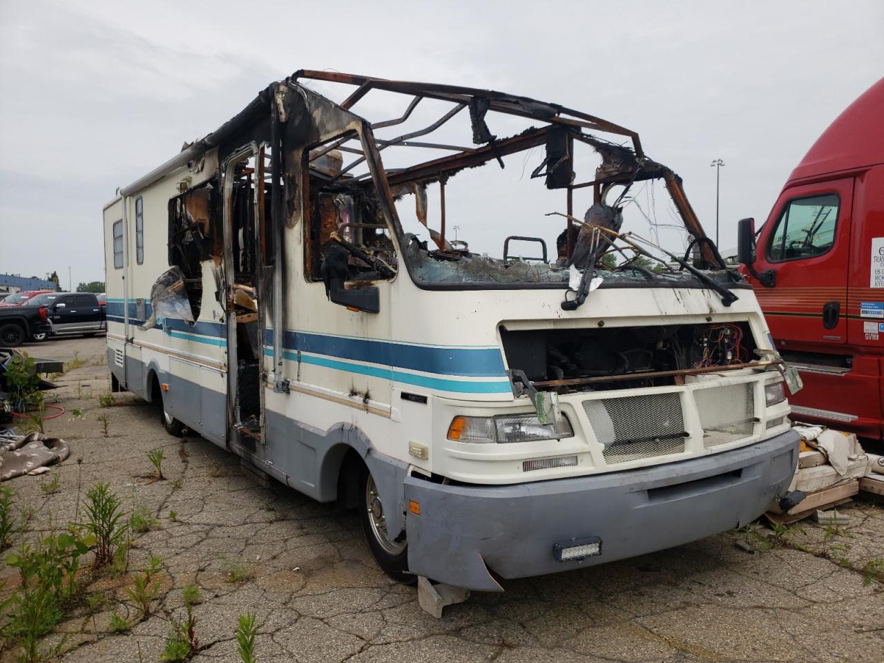 Image 1 of 1991 CHEVROLET P30  1991 with VIN 1GBKP37N2M3314460