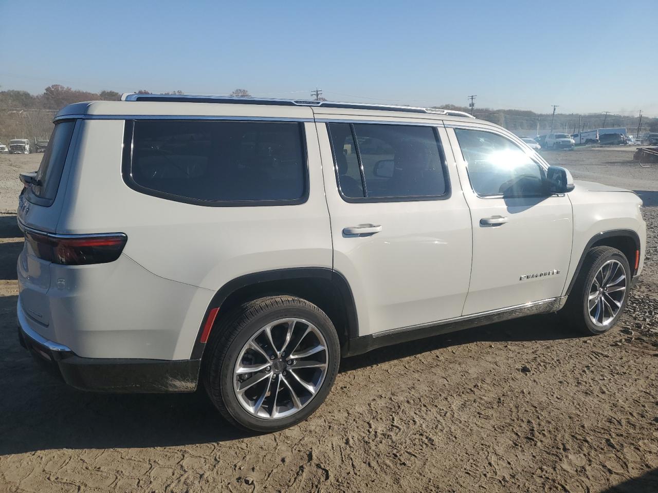 Obraz 3 z 2022 JEEP WAGONEER SERIES III 2022 z VIN 1C4SJVDT4NS205291