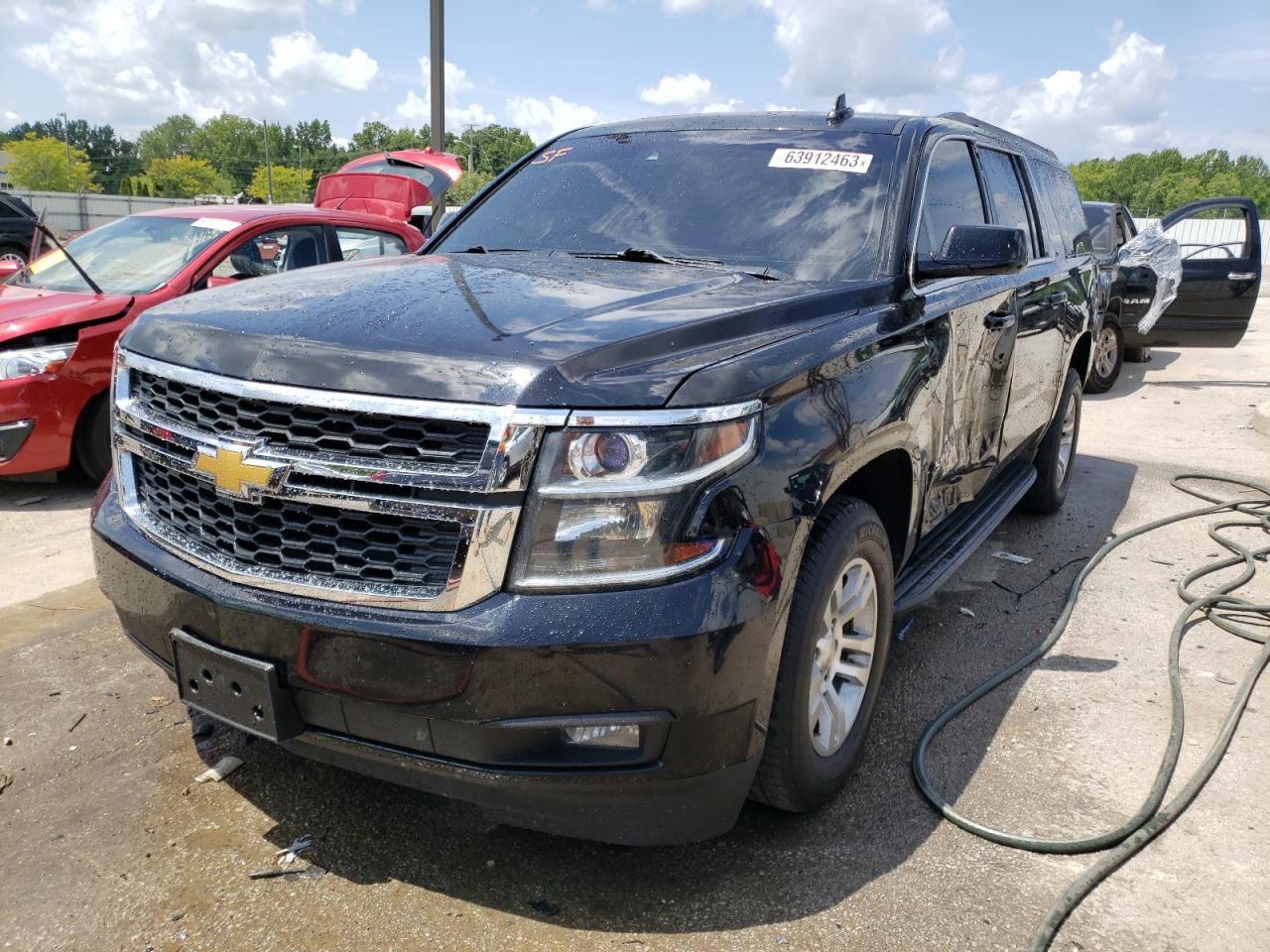 Изображение 1 Chevrolet Suburban K1500 Lt 2015 с VIN 1GNSKJKC7FR690499