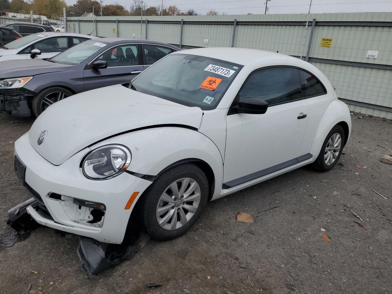 Obraz 1 z 2018 VOLKSWAGEN BEETLE S 2018 z VIN 3VWFD7AT6JM710726