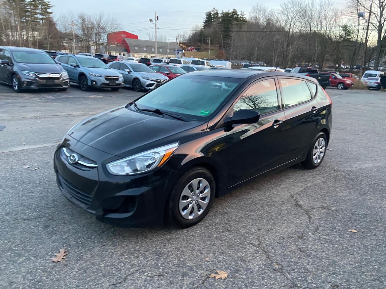 Obraz 2 z 2017 HYUNDAI ACCENT SE 2017 z VIN KMHCT5AE1HU353634