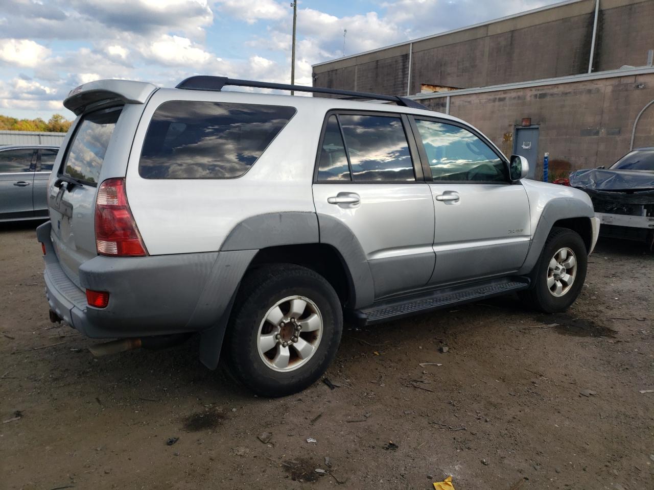 Image 3 of 2003 TOYOTA 4RUNNER SR5 2003 with VIN JTEBT14R530015673
