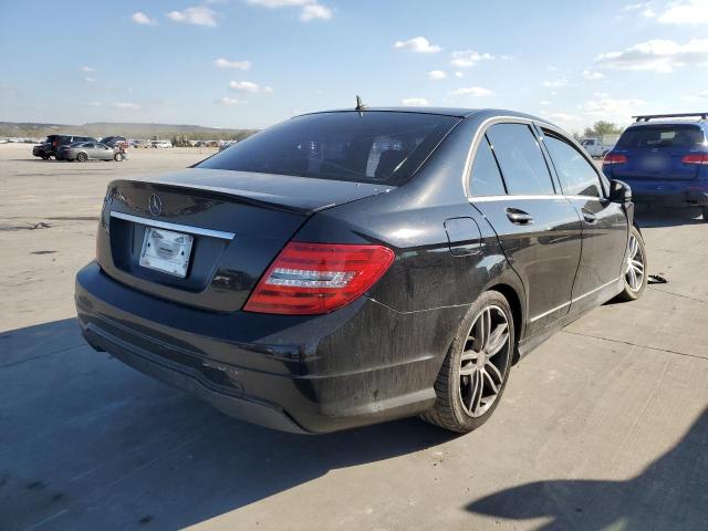 Obraz 3 z 2014 MERCEDES-BENZ C 250 2014 z VIN WDDGF4HB5EA967317