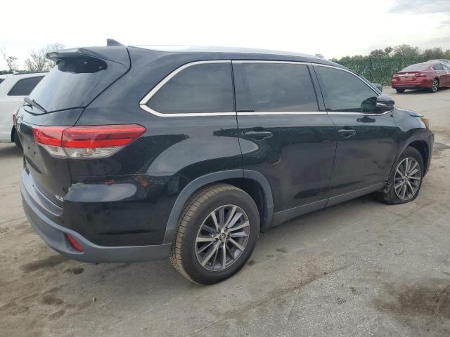 Image 3 of 2019 TOYOTA HIGHLANDER SE 2019 with VIN 5TDKZRFH7KS559366
