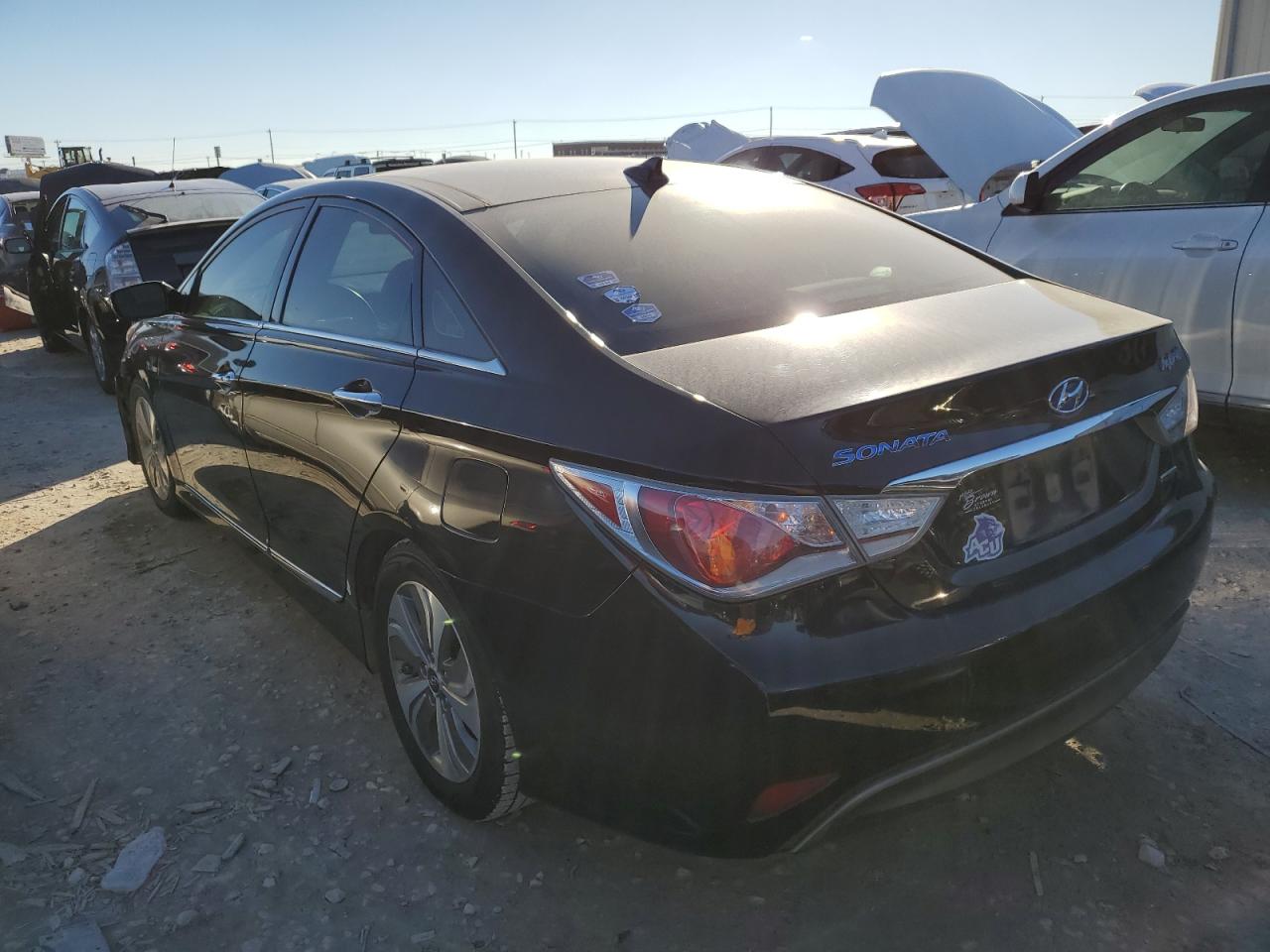 Image 2 of 2013 HYUNDAI SONATA HYBRID 2013 with VIN KMHEC4A46DA066716